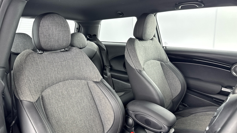 MINI Hatchback 135kW Cooper S Level 2 33kWh 3dr Auto Electric Hatchback